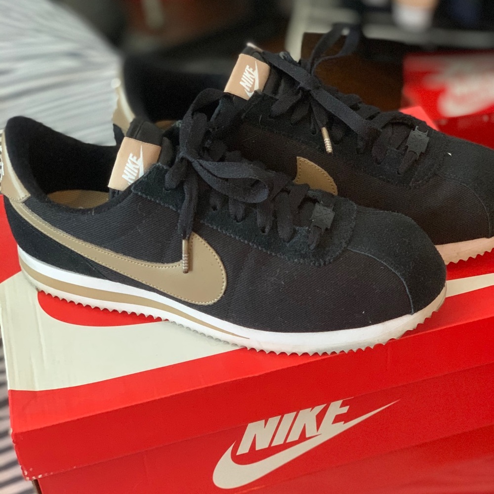 Men’s Nike Cortez Sz9.5